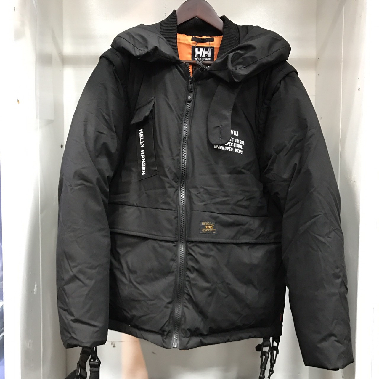 9/17【古着入荷情報】 WTAPS x HELLY HANSEN 17FW DOWN JKT size-L