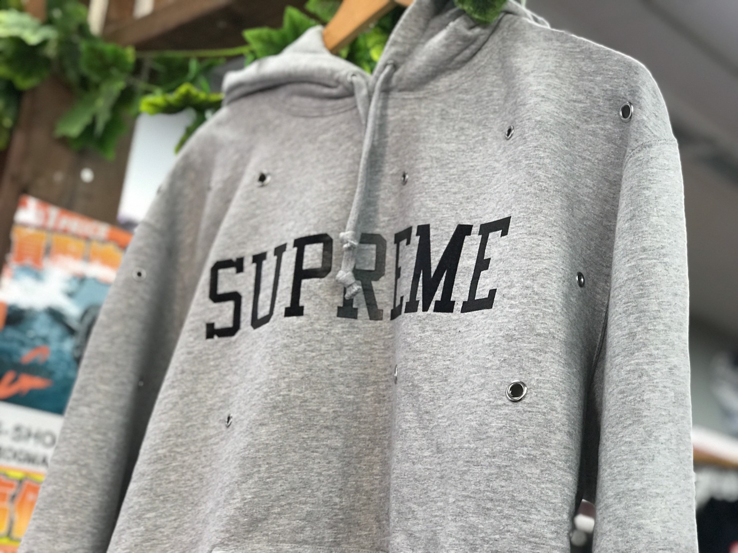 四日市日永店】11/11□古着入荷情報◇Supreme 20SS Eyelet Hooded