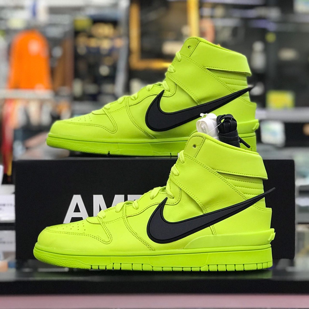 四日市日永店】8/1☆[古着]〈NIKE DUNK HI / AMBUSH “ FLASH LIME ” CU7544-300〉入荷しました！☆ |  万代書店 三重、アソベース豊川店総合│三重県四日市・鈴鹿市、愛知県豊川市でリサイクルショップやゲームセンターを展開中