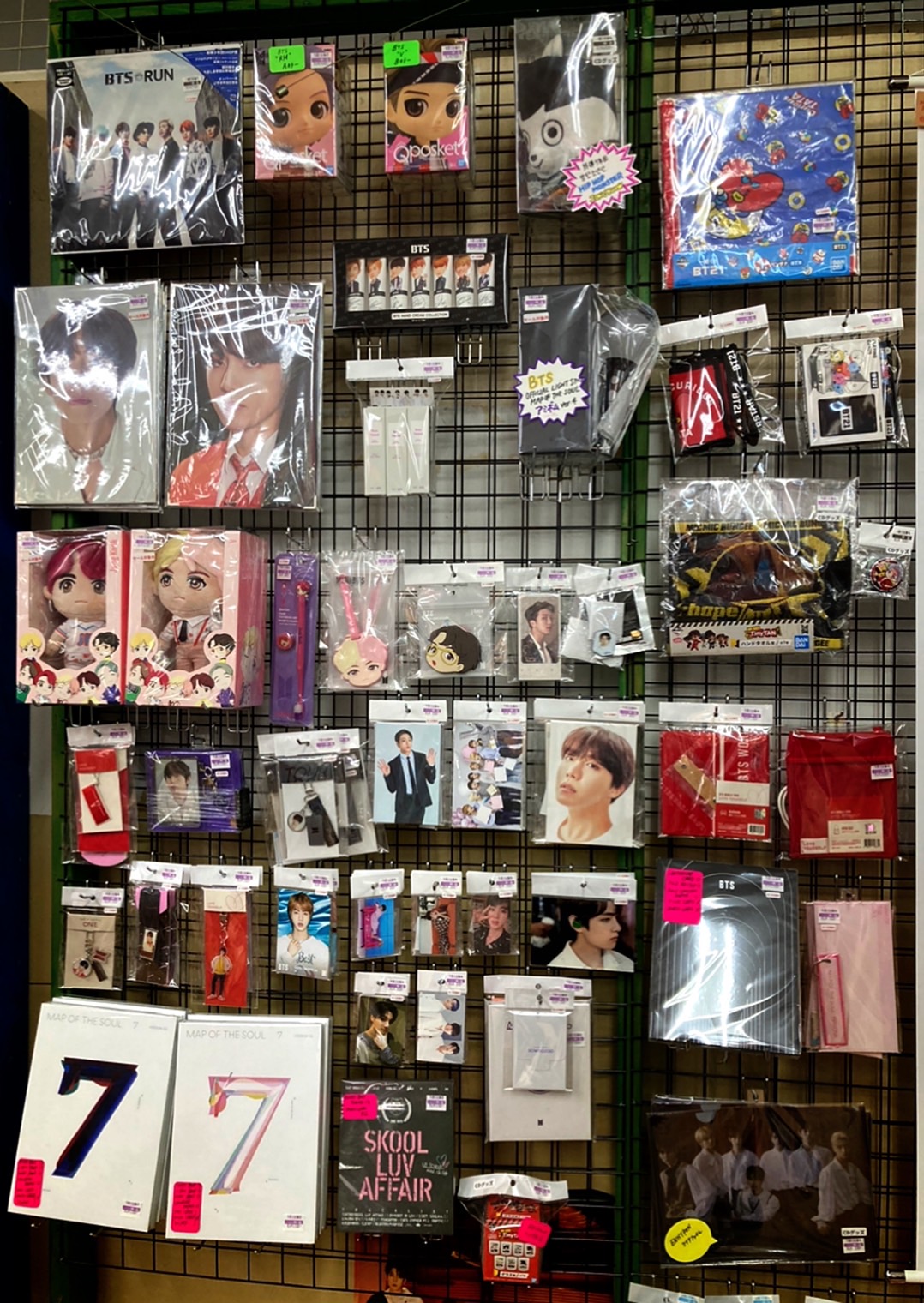 CD/DVD】11/26 BTSグッズ、【PHOTO CARD】【POST CARD】店頭に出ました！ - 万代書店 諏訪店
