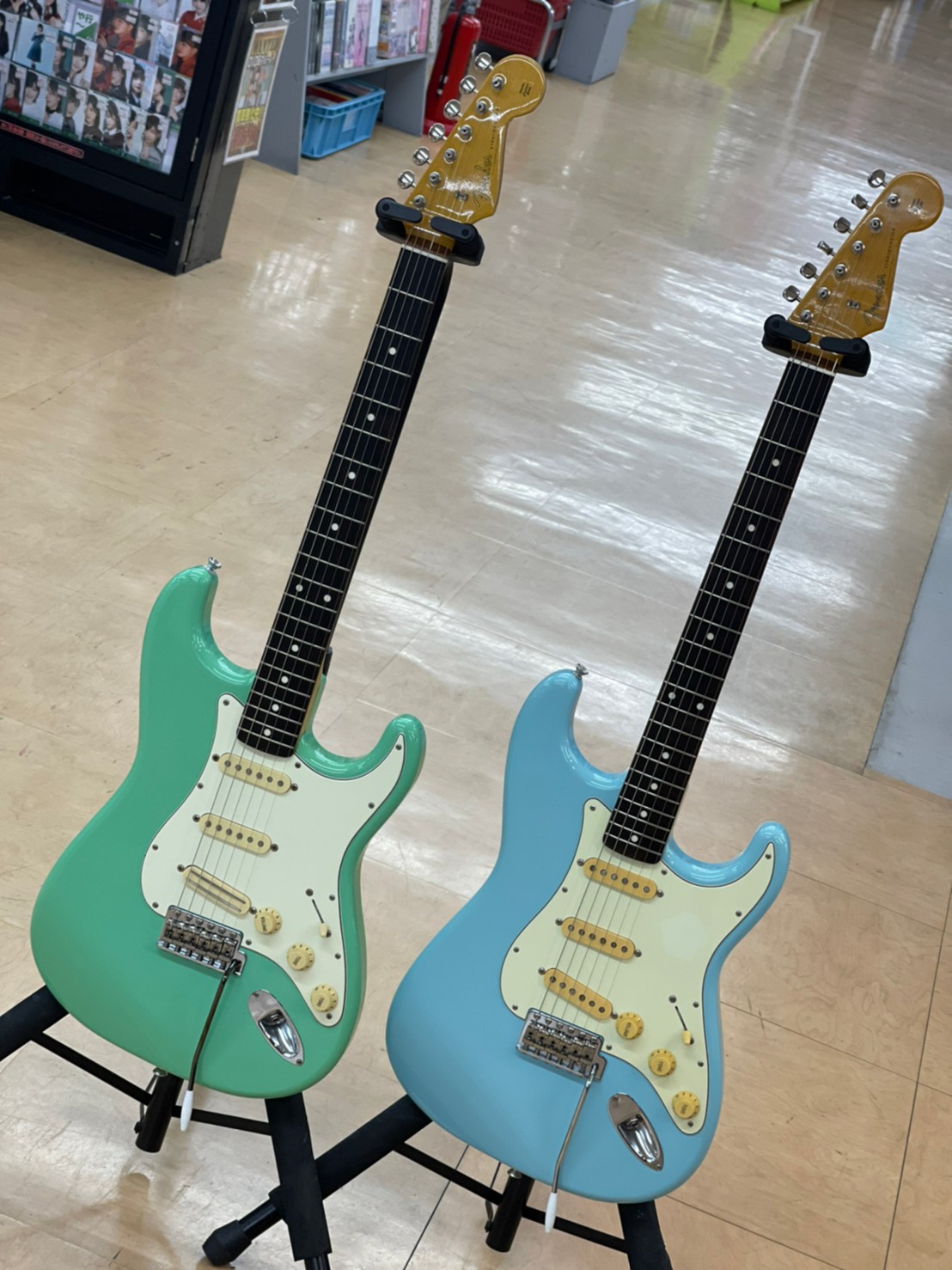 楽器】☆〈Fender Japan ST62 サーフグリーン/ソニックブルー〉入荷 