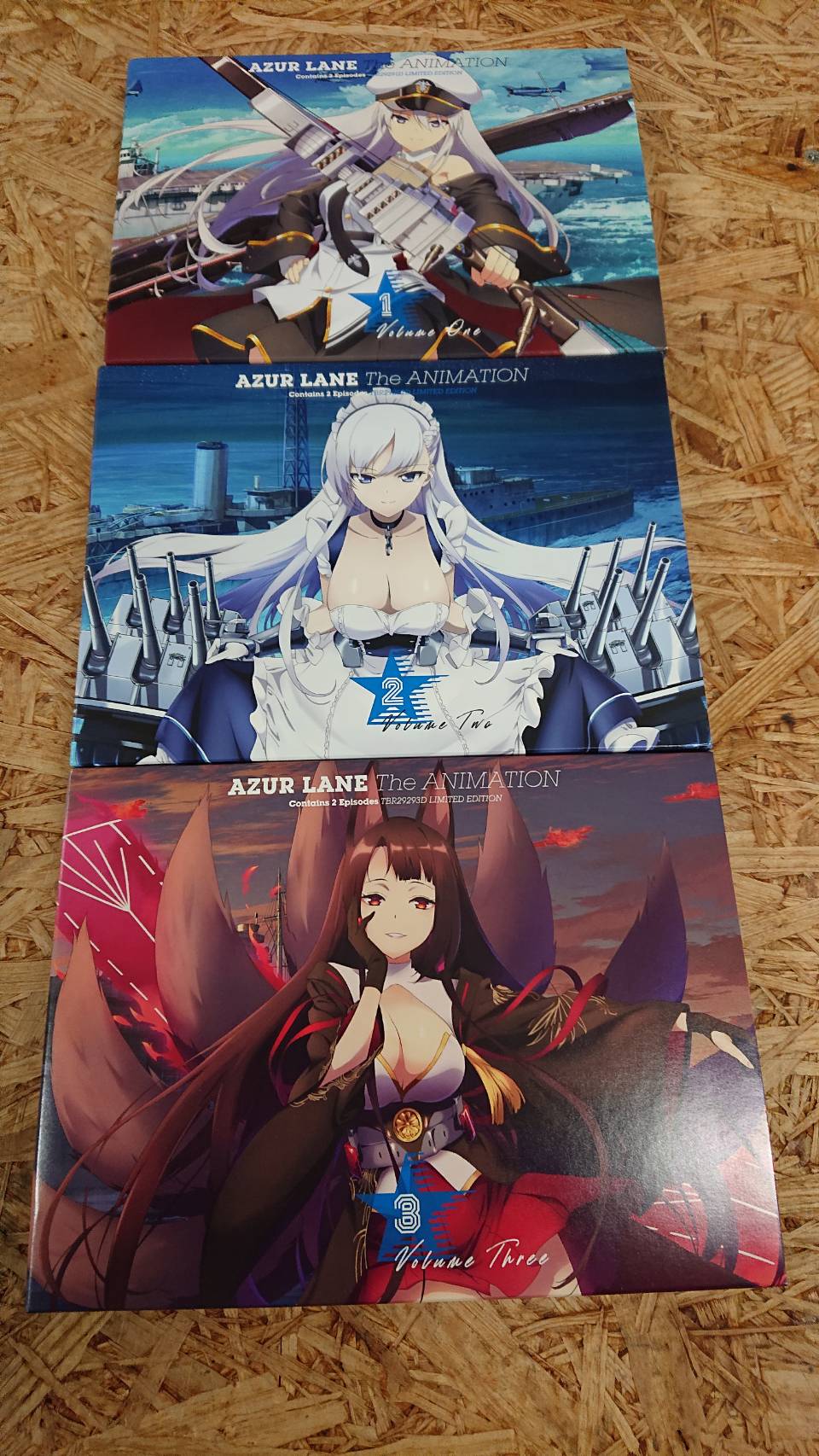 Dvd 本日の入荷情報 ヾ ﾉ アズールレーン Blu Ray 第1 3巻 万代書店 山梨本店